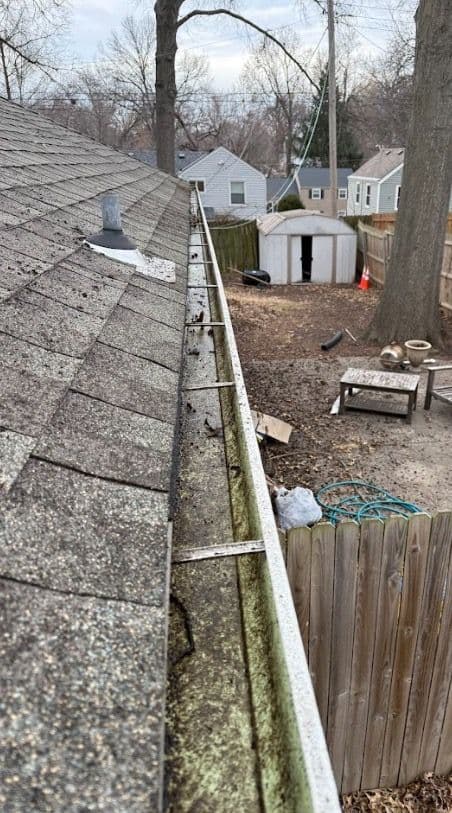 Gallery photos for Effective Gutter Cleaning for Home Protection: Image #1