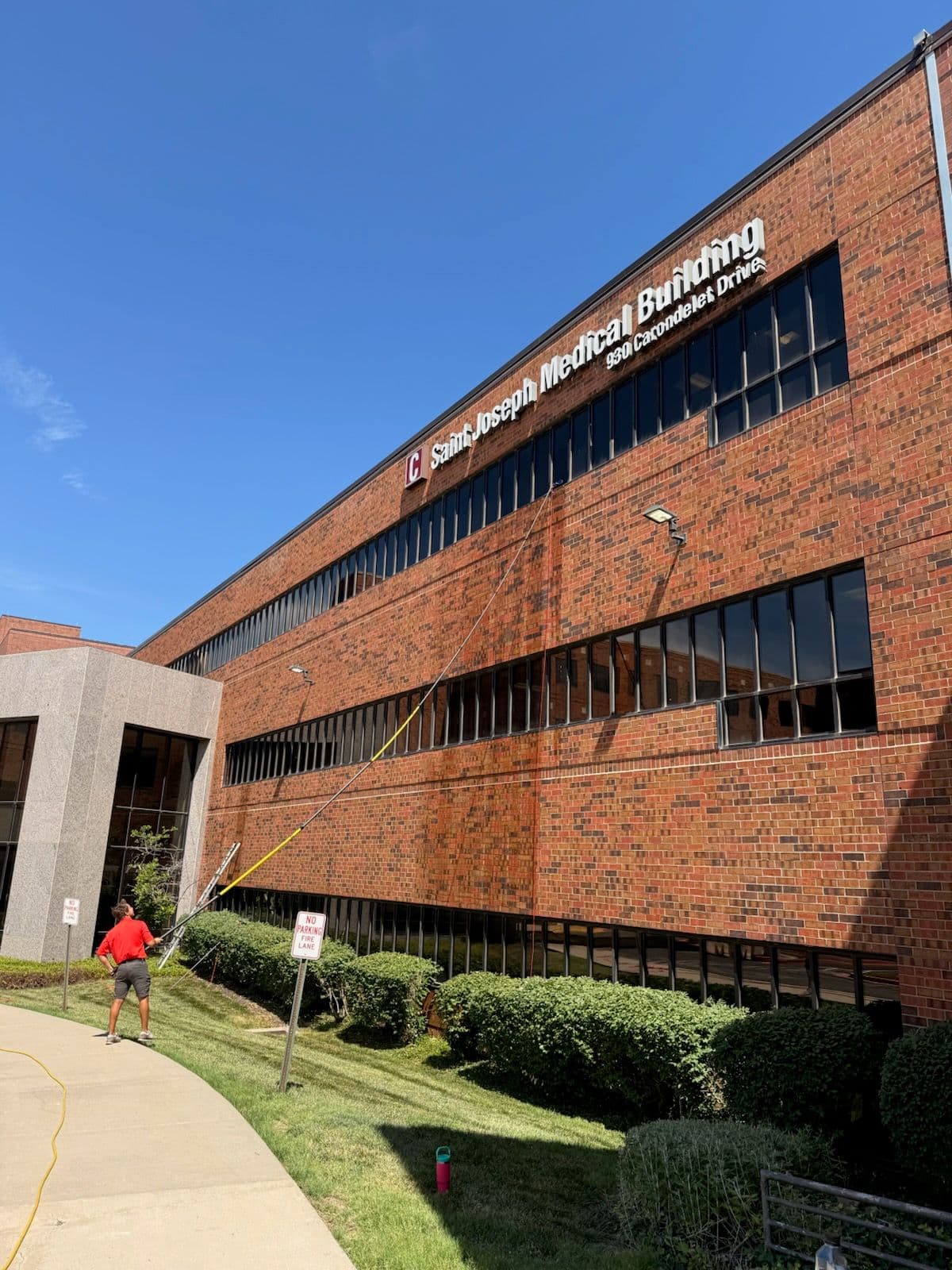 Professional Commercial Window Cleaning in Overland Park image