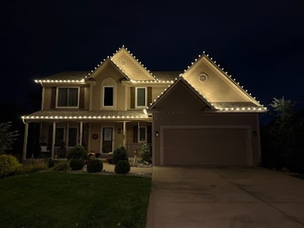 Gallery photos for Residential Holiday Lighting Installation: Image #4